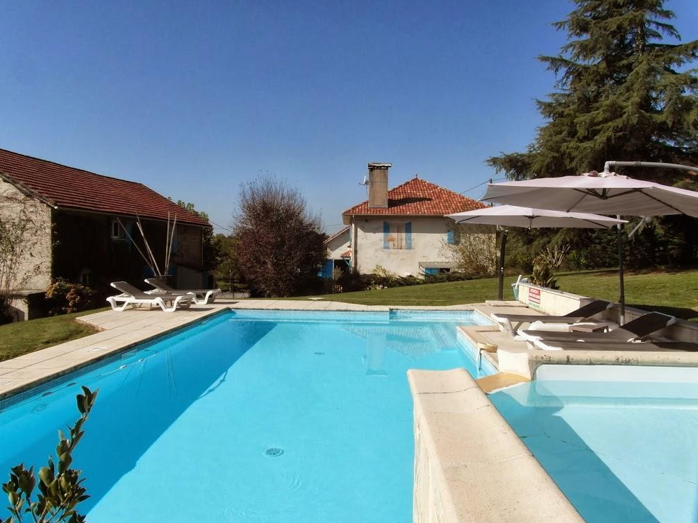 Chambres D'Hotes Domaine De Compostelle Casteide-Candau Ngoại thất bức ảnh